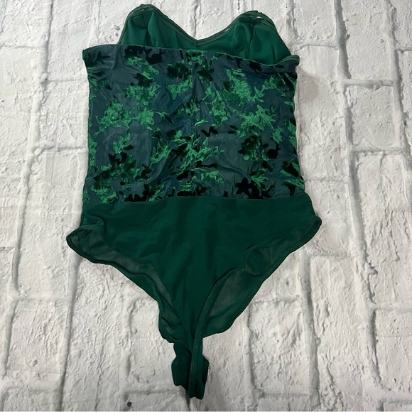 Lulus Iconic Beauty Emerald Green Velvet Floral Strapless Bodysuit - Picture 7 of 10